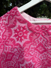 Load image into Gallery viewer, Pink &amp; white woven top