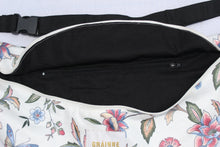 Load image into Gallery viewer, Vintage Floral Crossbody Bag